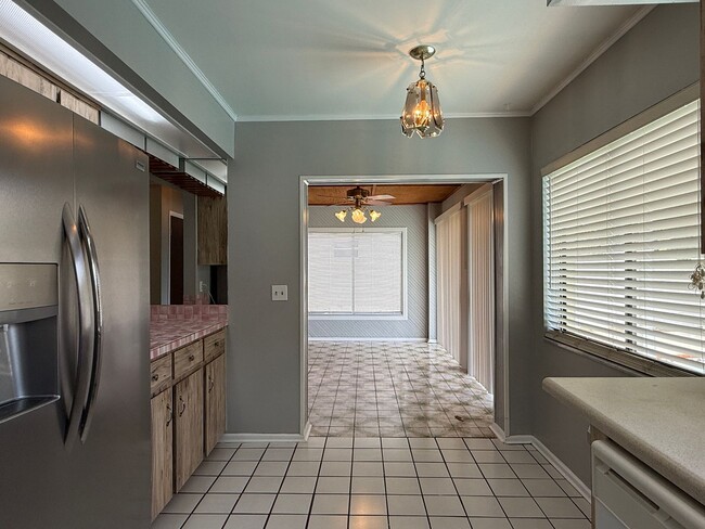 Building Photo - East Orlando Pool Home