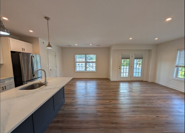 Building Photo - 138 Highland Ave