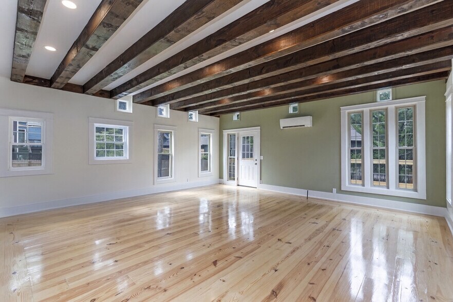 Building Photo - 3008 Blakemore Ave
