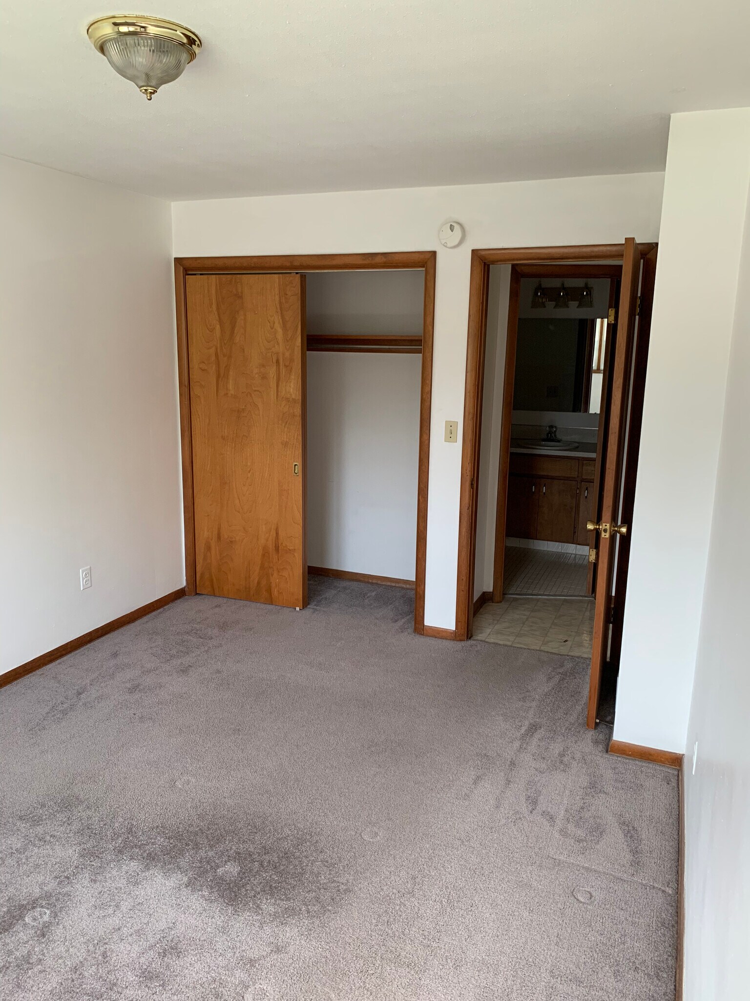 Building Photo - 2105 De Hoop Ave