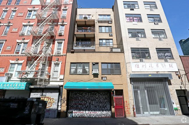Building Photo - 302 Broome St