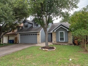 Building Photo - Charming 2-Bedroom Home with Versatile Lof...