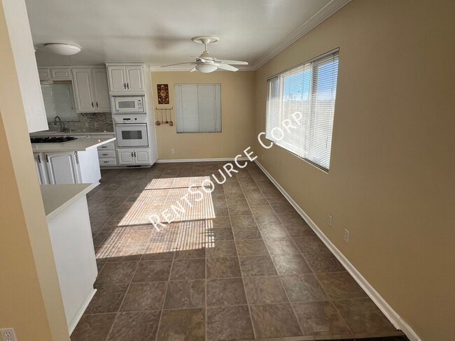 Building Photo - 3 Bedroom Ranch Home For Rent in Palmdale