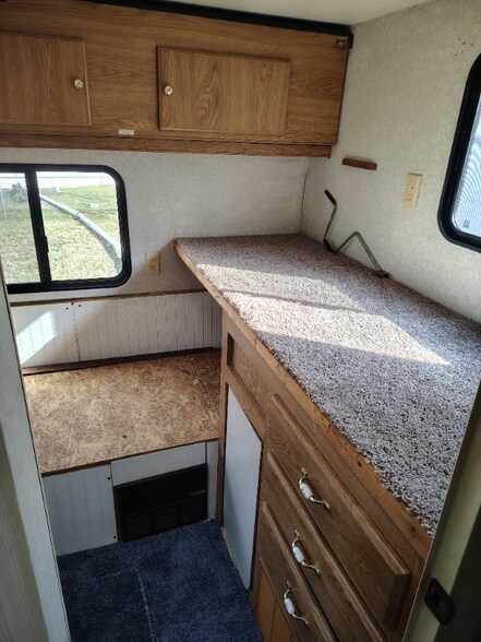 Building Photo - 132 NW Deer Run Gln