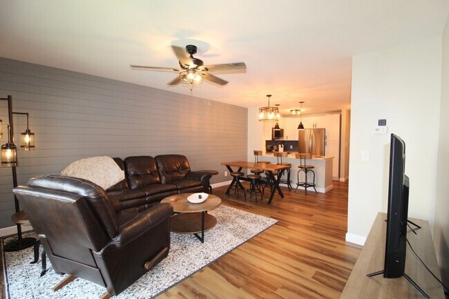 Building Photo - 1340 Hunters Rd