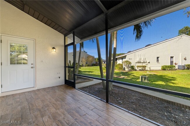 Building Photo - 1518 SW Courtyards Ln
