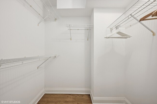 Building Photo - 1309 N Wells St