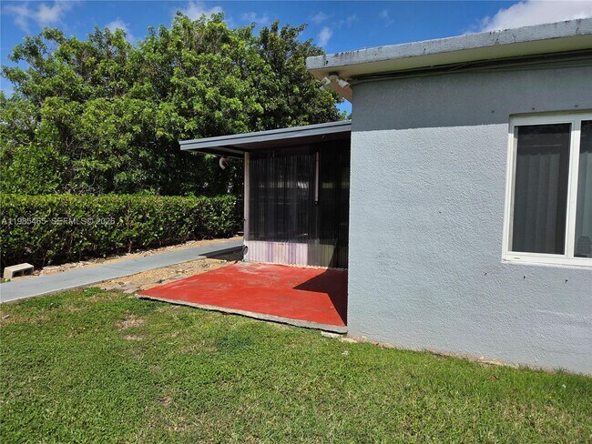 Building Photo - 29420 SW 152nd Ave