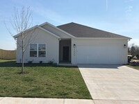 Building Photo - Beautiful Home in Rogersville!