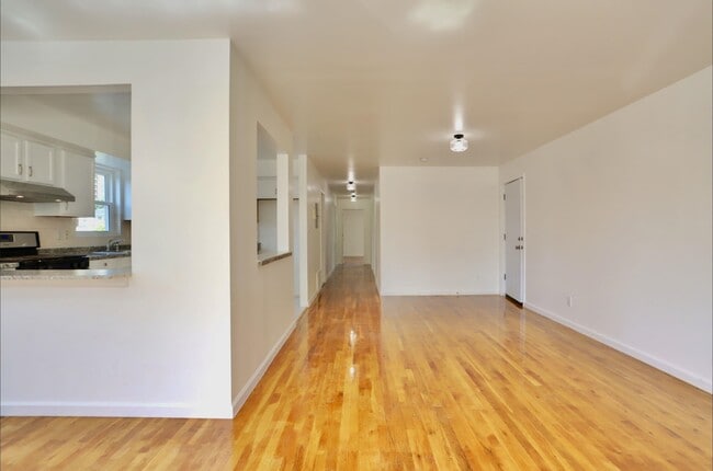 Building Photo - 6207 Newkirk Ave