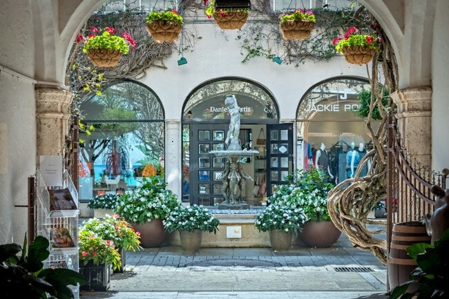 Building Photo - 234 Oleander Ave