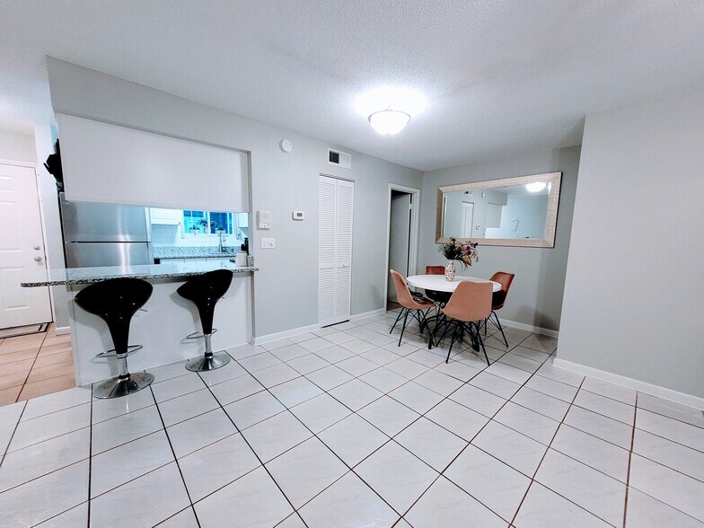 Dinning Area - 11922 Congressional Dr