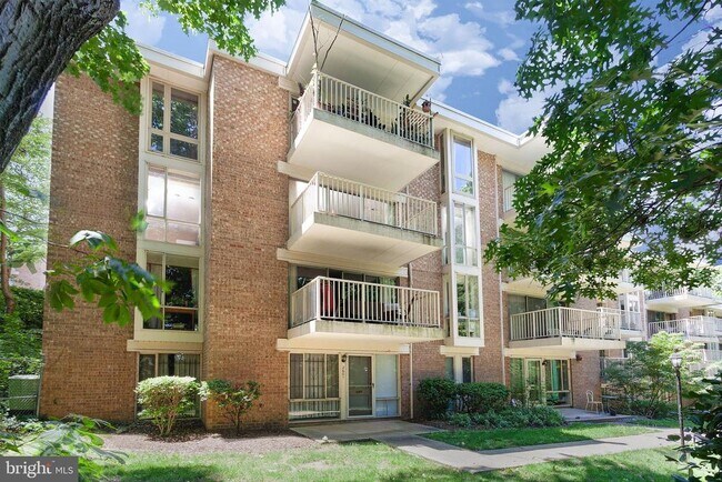 Building Photo - 2612 Fort Farnsworth Rd