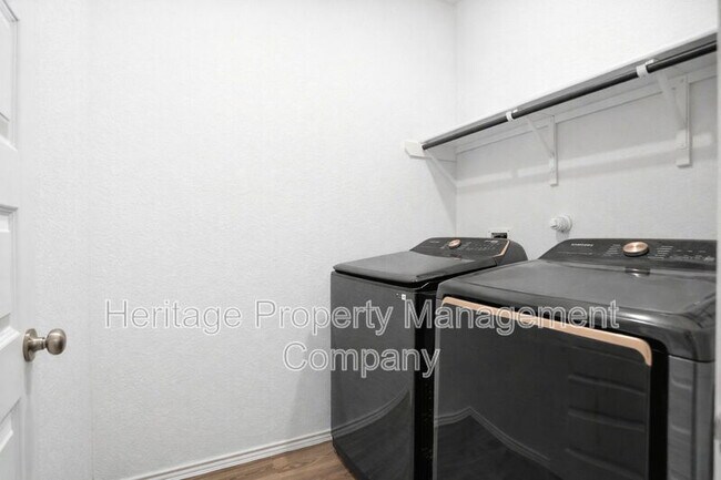 Building Photo - 13250 Hagerd Lp