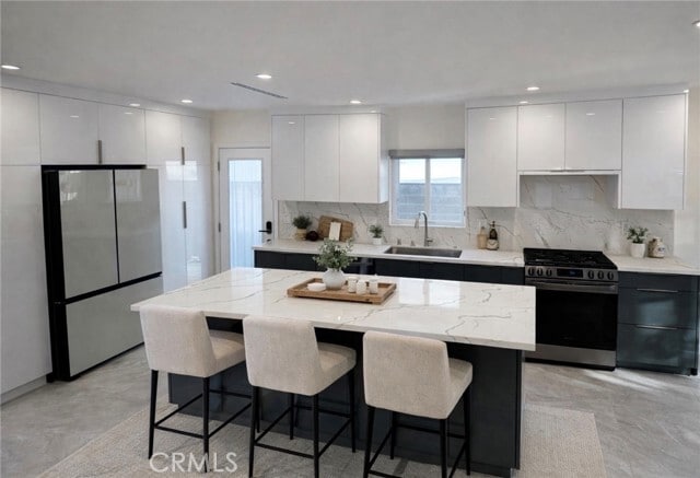 Building Photo - 8435 Grenoble St