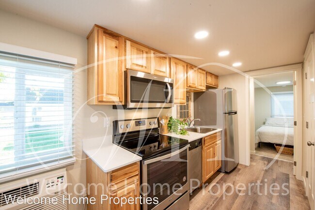 Building Photo - 205 Woodland Ave