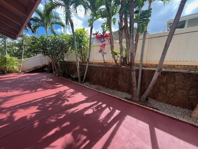 Building Photo - Move In Ready- 4 Bd, 3 Ba- Available Now i...
