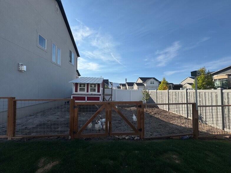 Building Photo - 4595 N Kings Peak Way