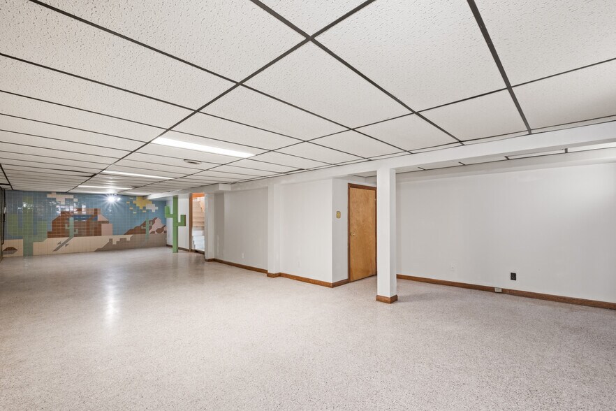 Building Photo - 318 Castleview Dr