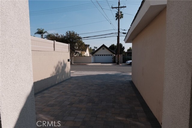 Building Photo - 500 N Resh Pl