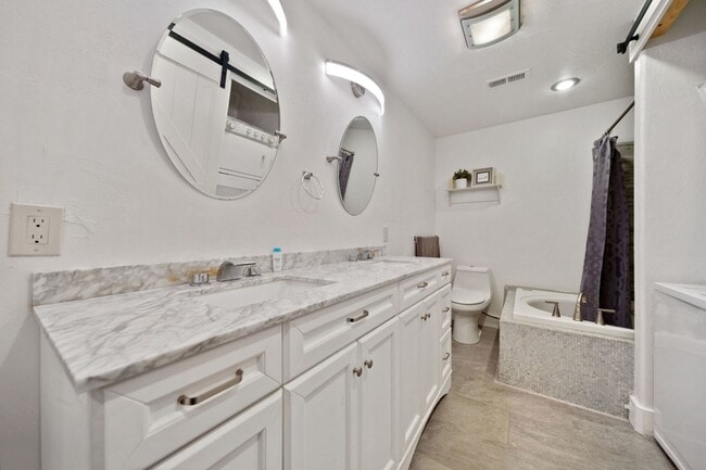 Building Photo - $0 Down Deposit Options! 2 Kitchens! Beaut...