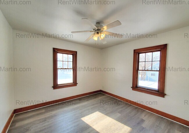 Building Photo - 137 Hope Ave