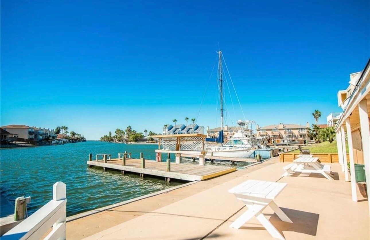 Building Photo - 14300 S Padre Island Dr