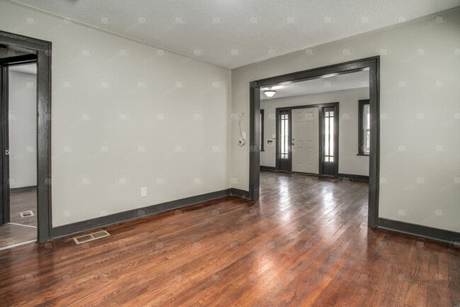 Building Photo - 4405 Bellefontaine Ave