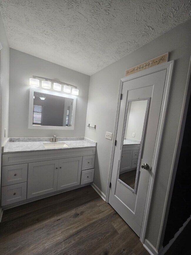 Building Photo - 509 Auburndale Ln