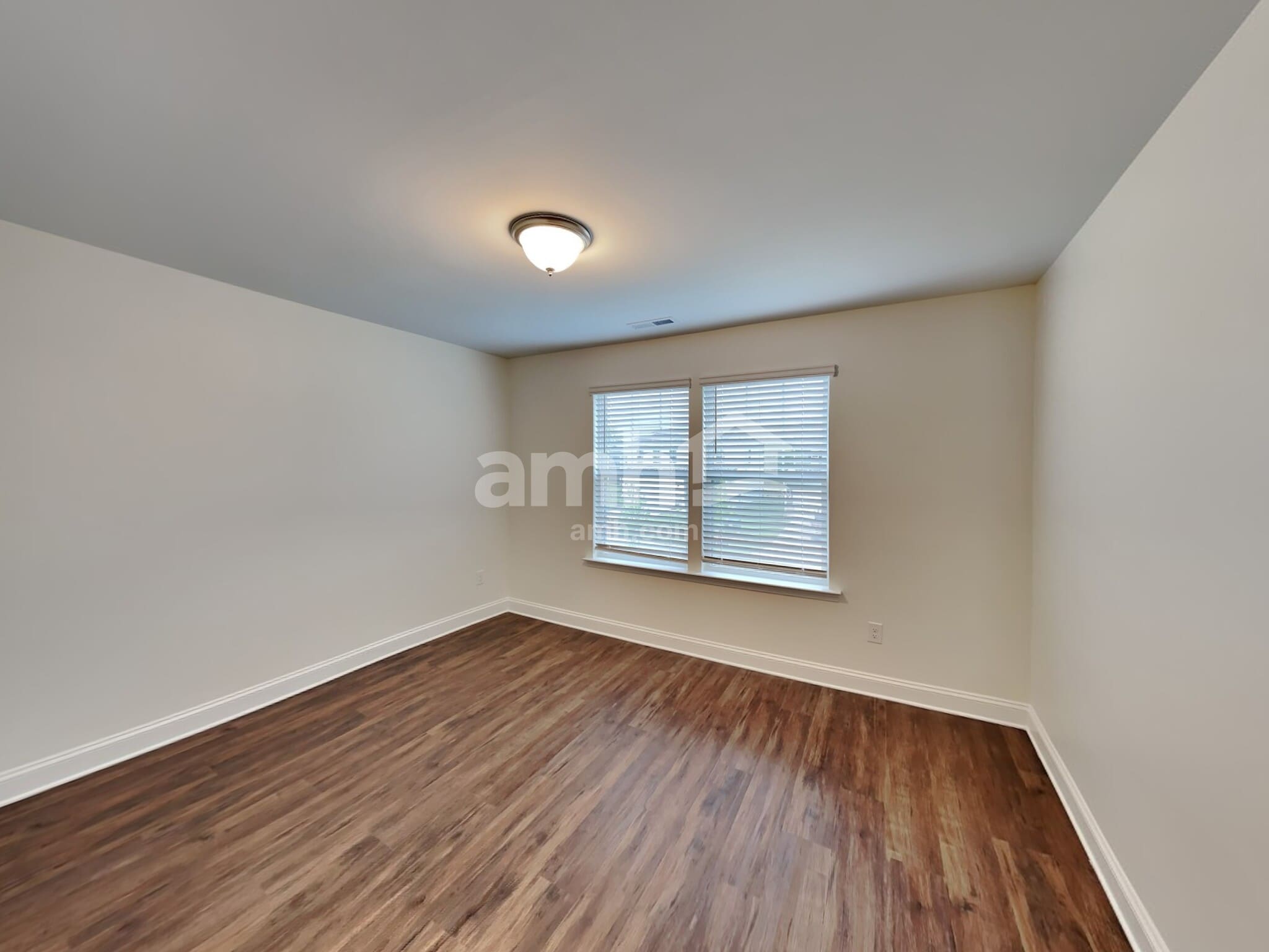 Building Photo - 9130 Henley Ave