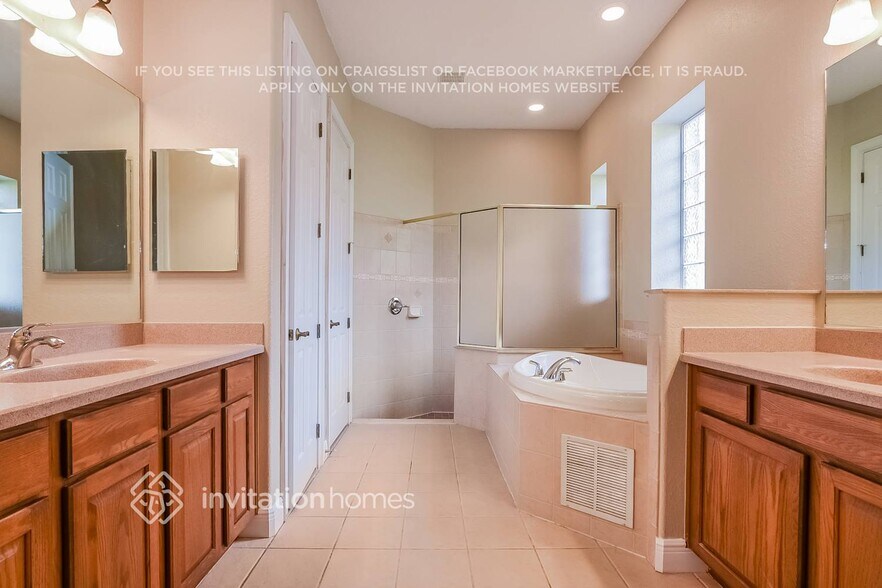 Building Photo - 38744 Lakeview Walk