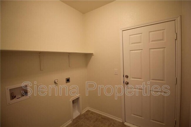 Building Photo - 7200 Altidore Dr