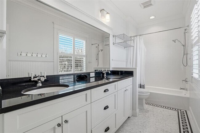 Building Photo - 1505 S Georgia Ave