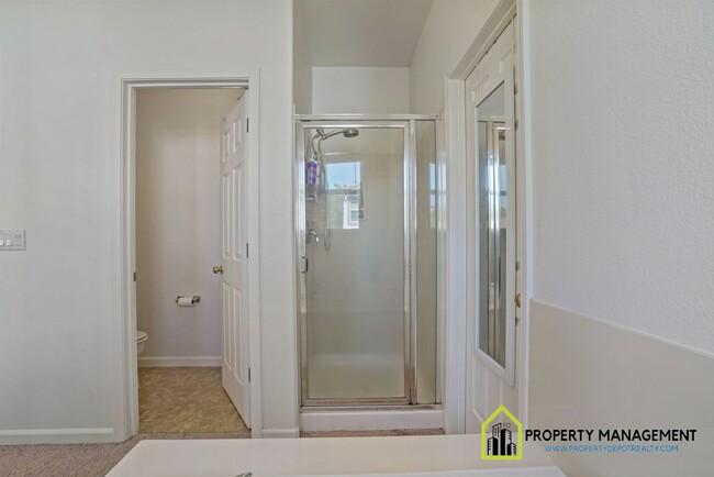 Building Photo - Charming 3-4 Bedroom Home with Top-Rated S...