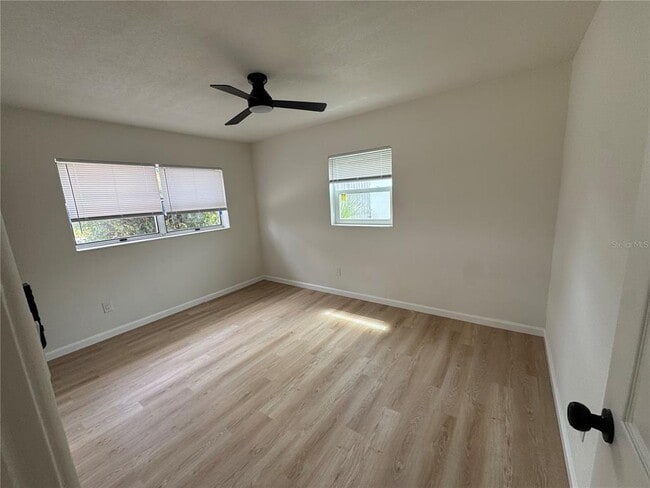 Building Photo - 1589 Viburnum Ln