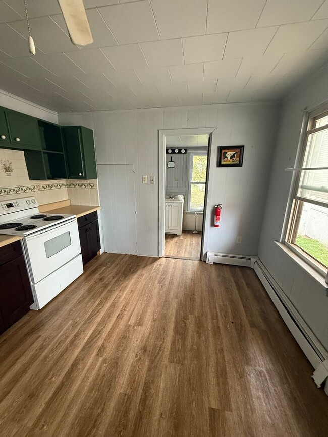 Building Photo - 2 bedroom with a bonus room! Newville PA!