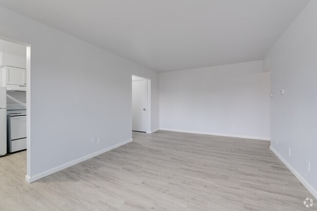 2BR, 1BA - 840 SF - Ventnor Flatz