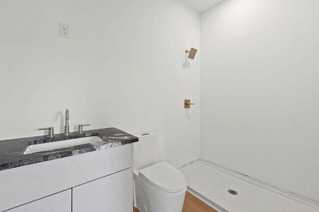 Building Photo - 1044 Grant Way SE