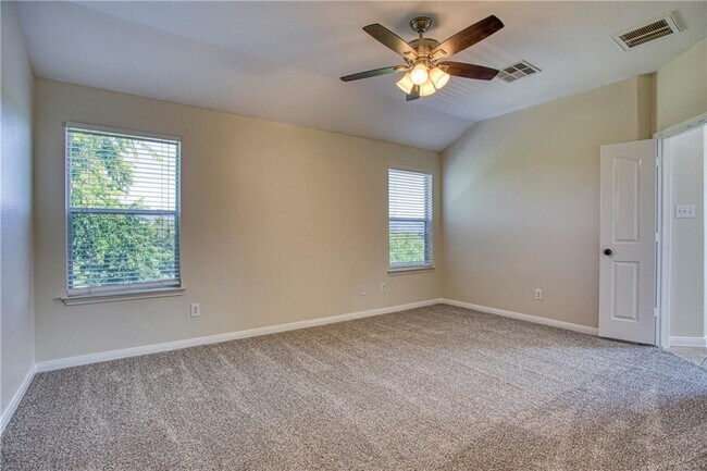 Building Photo - 1107 Middle Brook Dr