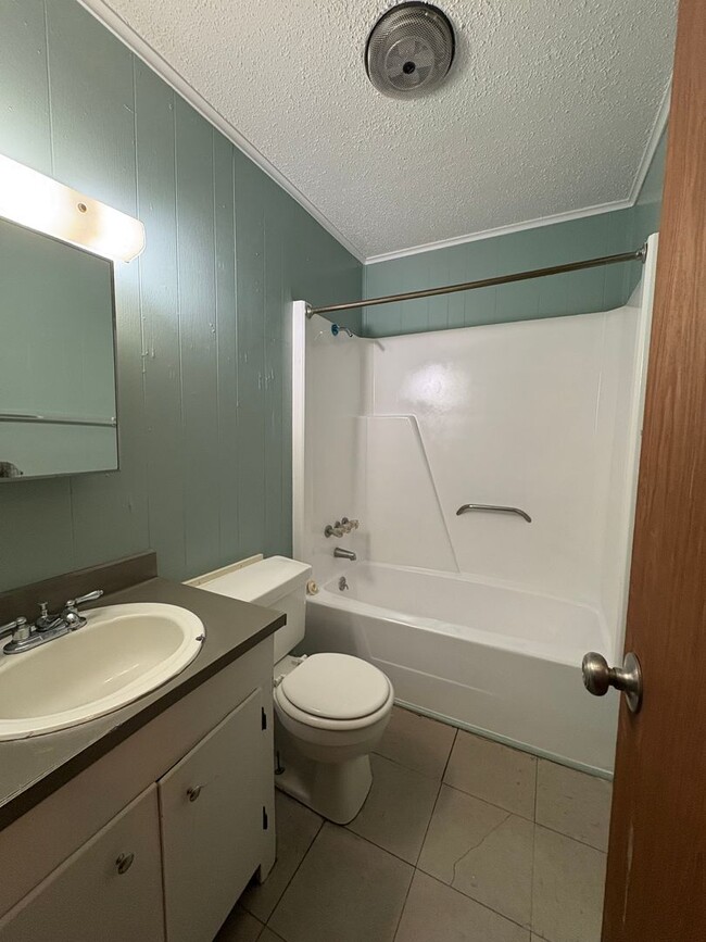 Building Photo - Spacious 3 bedroom/1.5 bath house in Mansfield, LA!