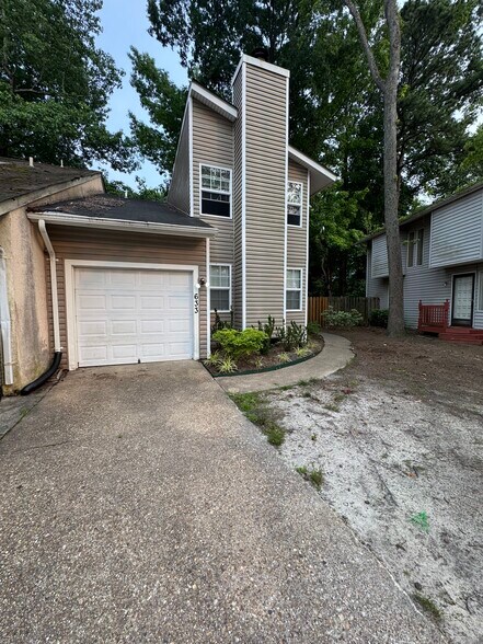 Building Photo - 633 Pine Bnd