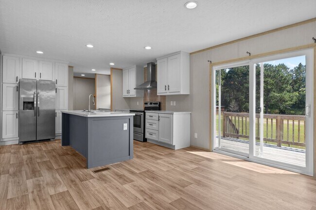Building Photo - New build home on a spacious lot!