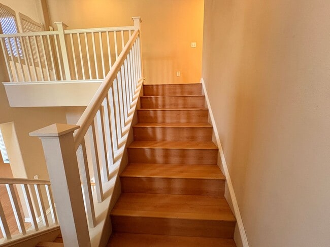 Building Photo - 4 Bed, 3 Bath in Corona!