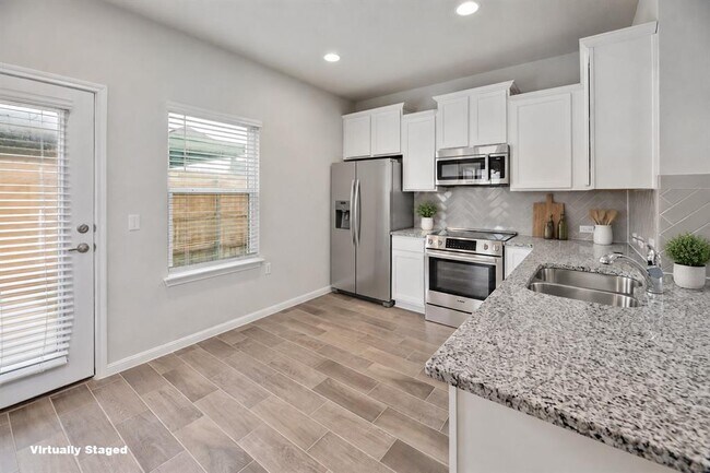 Building Photo - 17212 Adoro Dr