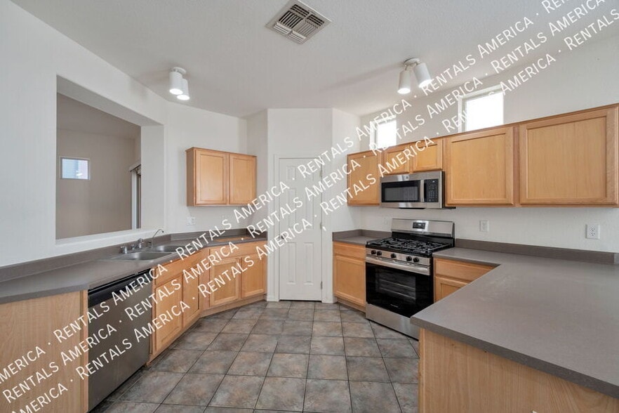 Building Photo - 14902 S Placita Tierra Montanosa