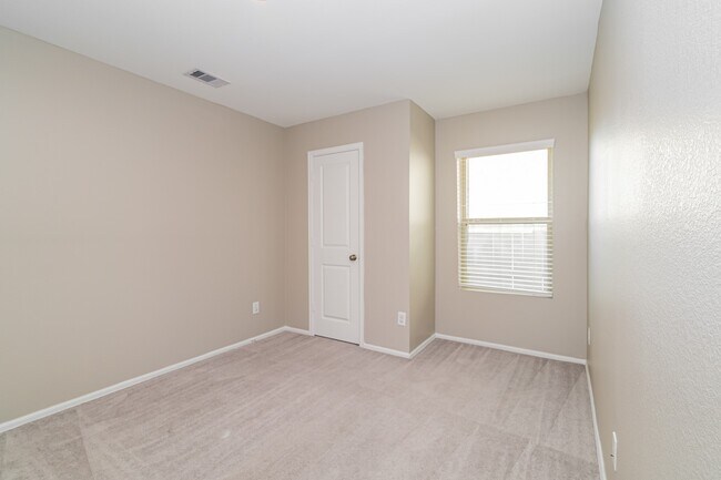 Building Photo - 4122 Saw Mill Peak Ln