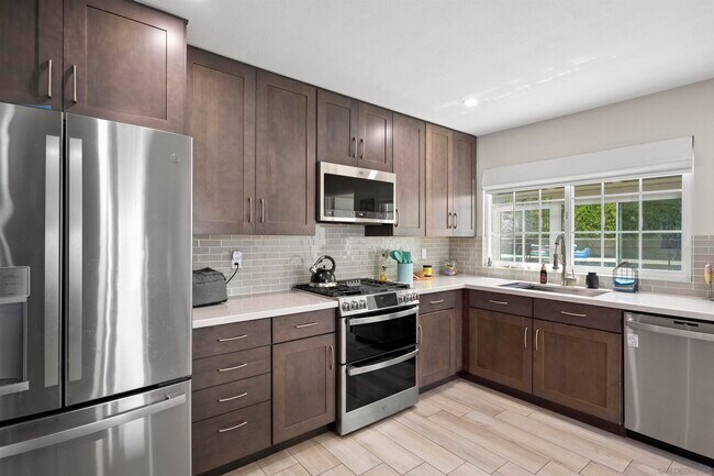 Building Photo - 5765 Bounty St