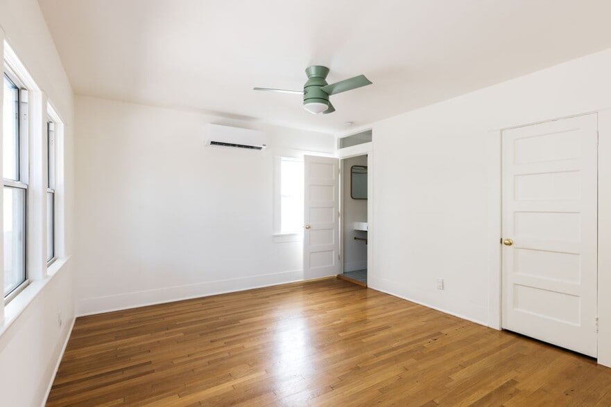 Building Photo - 720 Parkman Ave