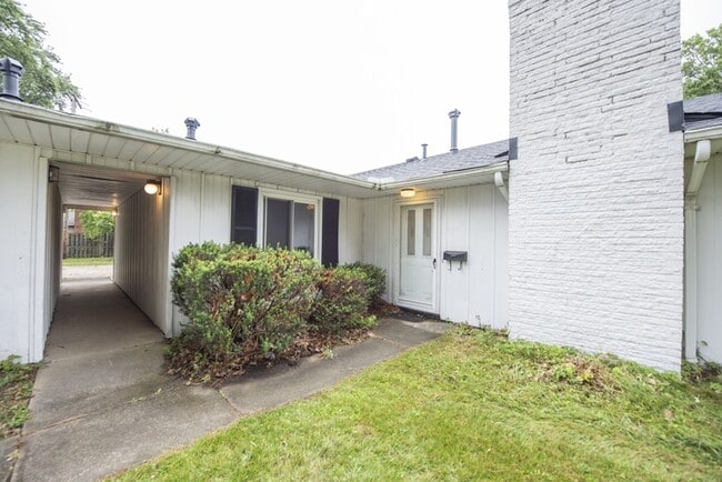 Building Photo - 512 Sprague Rd