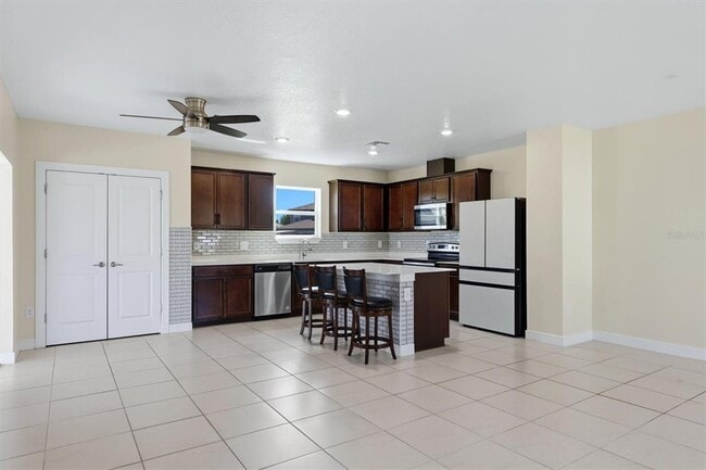 Building Photo - 9108 Royal River Cir